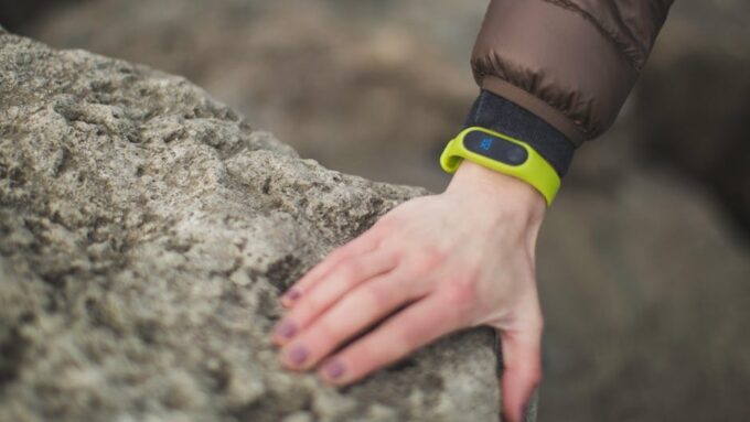15 Best Wearable Tech Devices for Fitness Enthusiasts