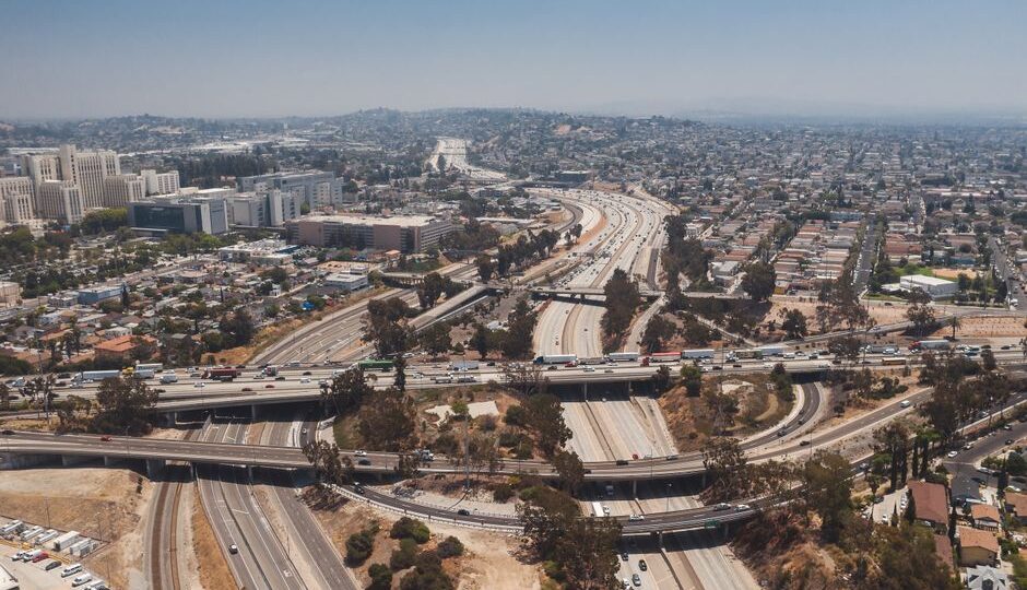 Hyperloop Travel: The Reality of High-Speed Commuting in 2026