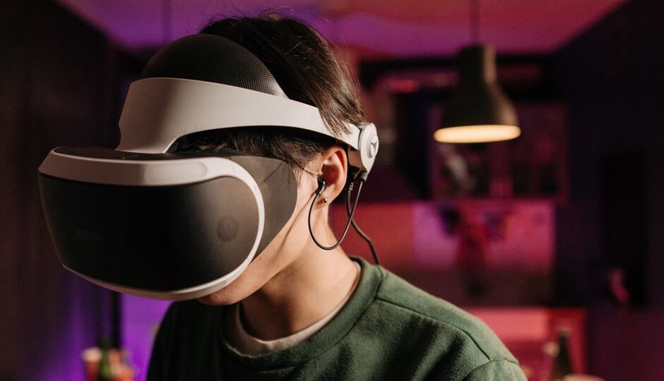 Navigating the Metaverse: Essential Gear for Exploring Virtual Worlds in 2026